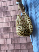 Load image into Gallery viewer, Granny Square Net Bag -digital download pattern
