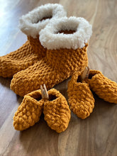 Load image into Gallery viewer, Snuggle Slippers - digital download pattern
